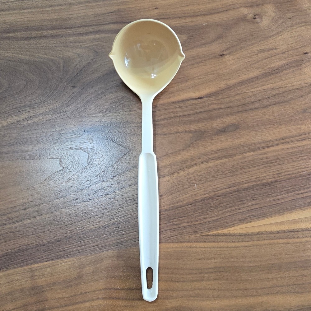 Ekco Vintage Nylon Gravy Ladle USA Cream Almond Retro Kitchen Utensil Dual Spout
